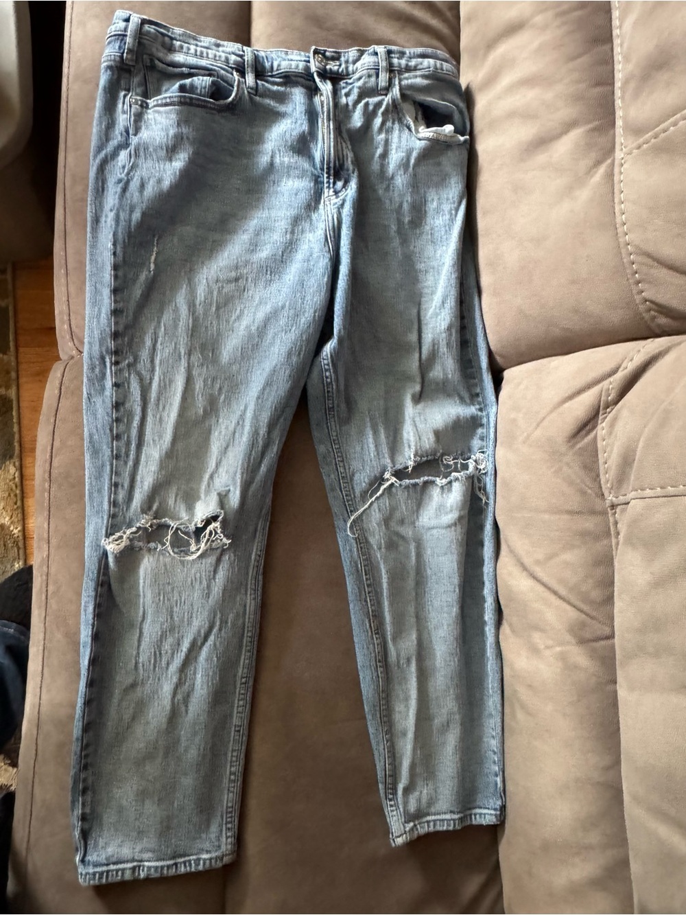 Silver Jeans Light Blue Straight Leg Jeans with Knee Distress